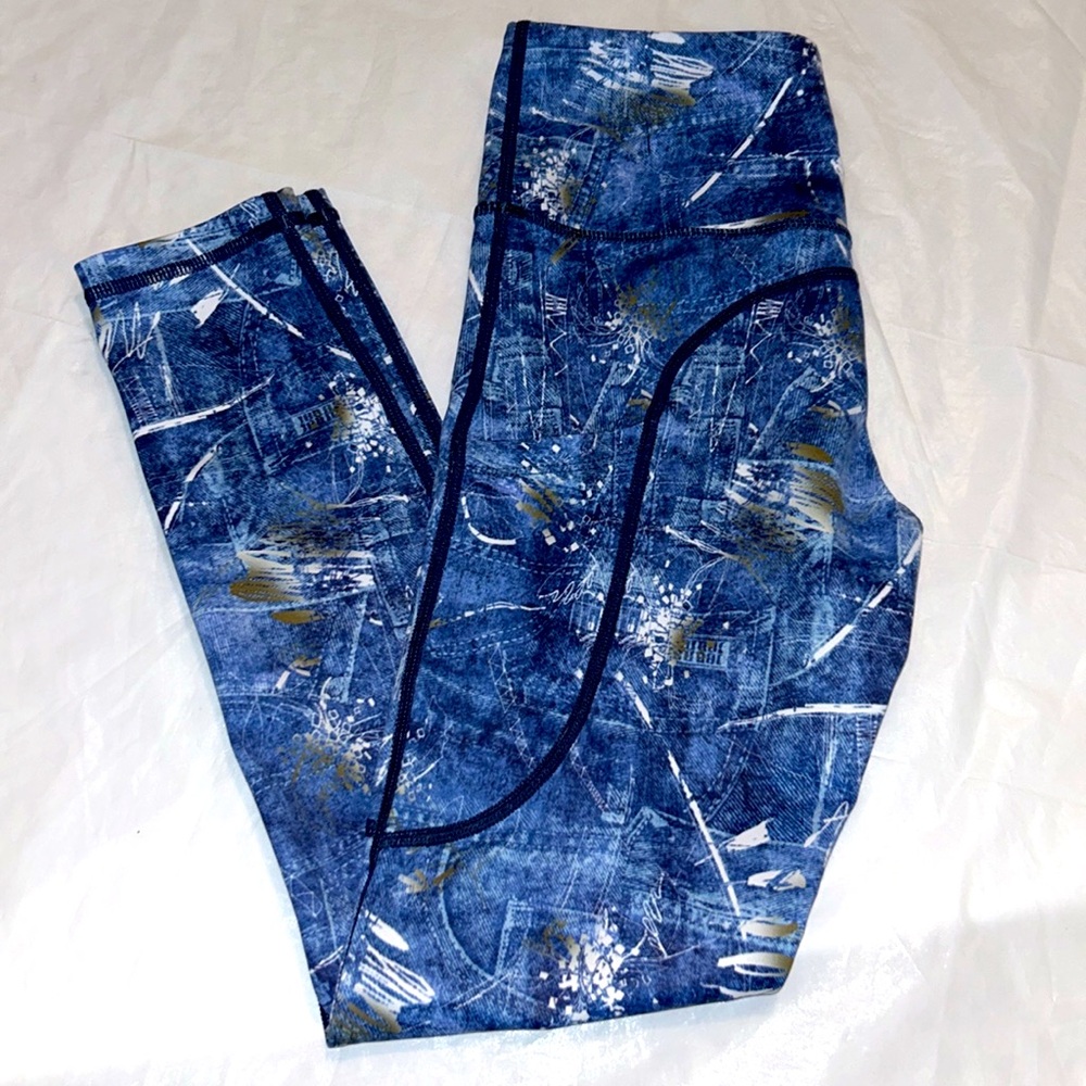 ZYIA Denim Artist Light N Tight Hi-Rise Tri-Pocket 7/8 Leggings - Picture 2 of 8